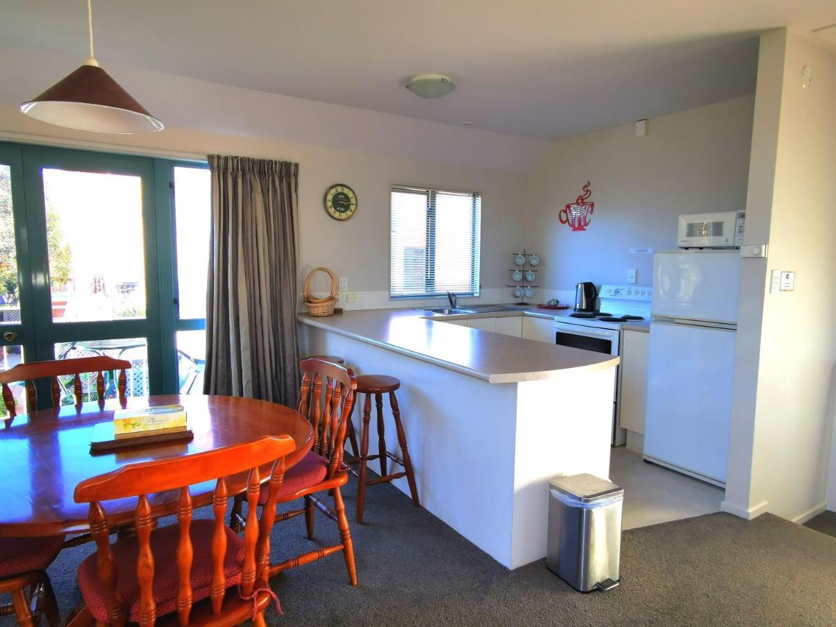 Les Troupes Apartments Акароа Екстер'єр фото